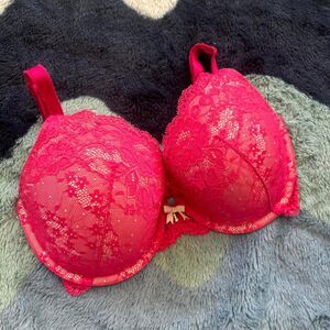 Victoria Secret Pink Lace Bra 32DDD